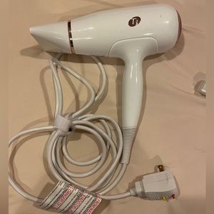 T3 Blow Dryer